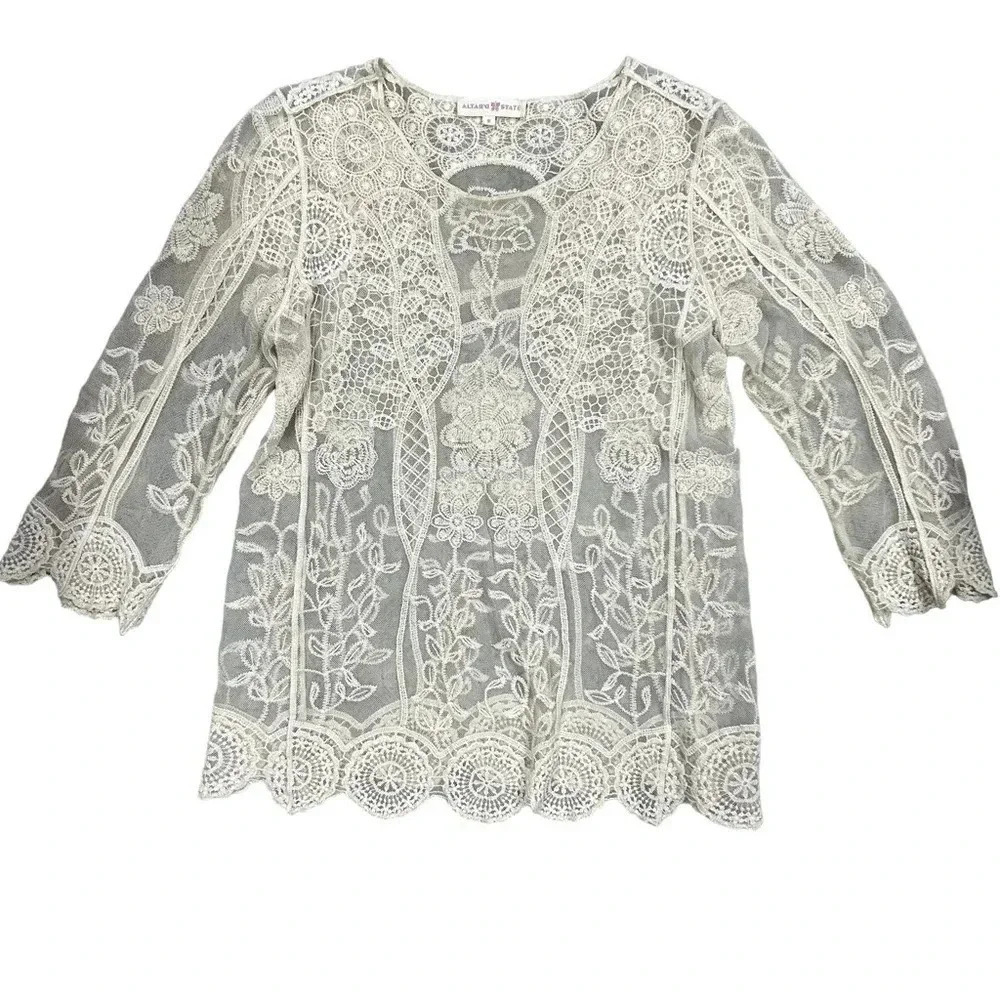 Altar’d State Crochet Lace Blouse Sheer Women’s Small/Med Round Neck EUC‎ Cream
